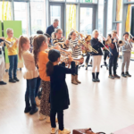 Kinderen van IKC De Brug krijgen trompetles