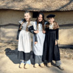 Leerlingen van IKC De Hoge Hoeve in het Openluchtmuseum
